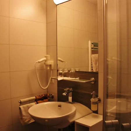 Gasthof-pension Zum Haugstein - Familie Eder 3* Engelhartszell