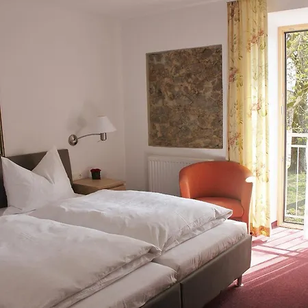 Gasthof-pension Zum Haugstein - Familie Eder 3*