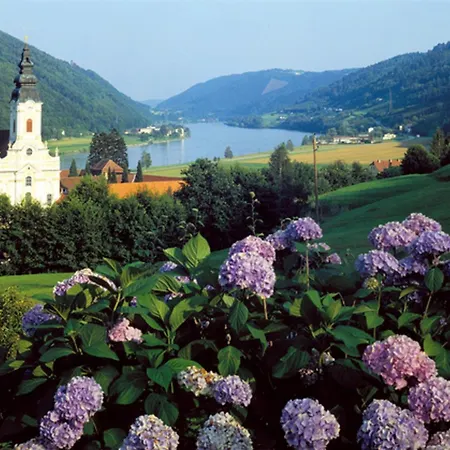 Gasthof-pension Zum Haugstein - Familie Eder 3*