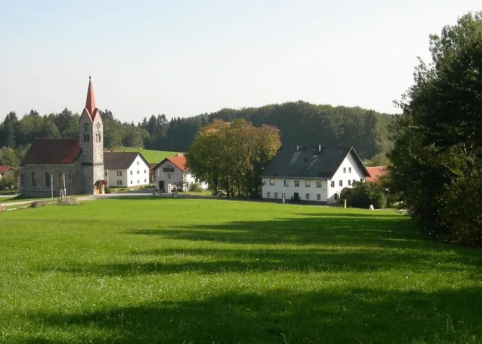 Guest house Gasthof-pension Zum Haugstein - Familie Eder 3*