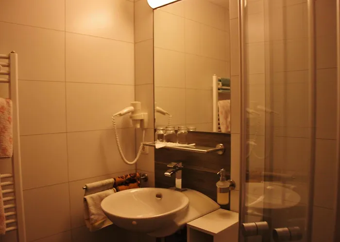 Gasthof-pension Zum Haugstein - Familie Eder 3* إنغليهارتزيل